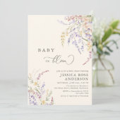 Wilde Bloemen Baby in Bloei Baby Shower Uitnodigin Kaart (Staand voorkant)
