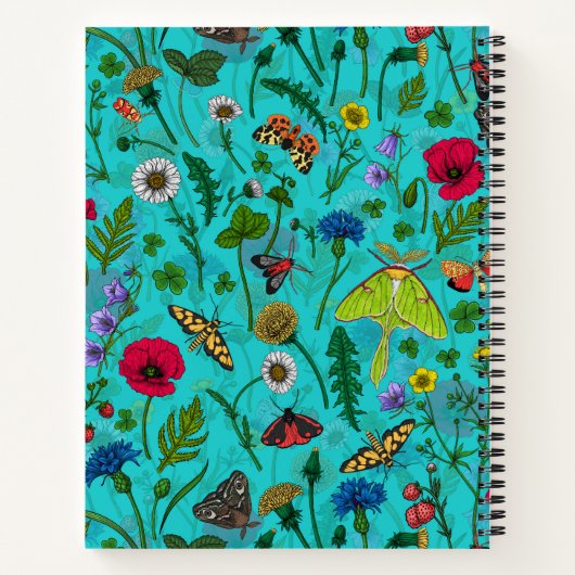 Wilde bloemen en motten op blauwgroen notitieboek (Achterkant)