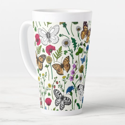 Wilde bloemen en vlinders op wit latte mok (Linkerhoek)