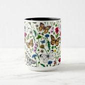 Wilde bloemen en vlinders op wit mok (Midden)