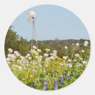 Wilde bloemen en windmolen in Texas Hill Country Ronde Sticker