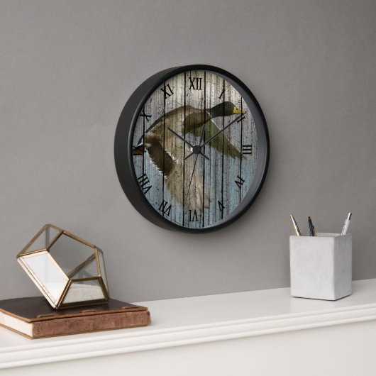 Wilde Duck in Flight on Weathered Wood Pattern (Kantoor)