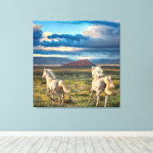 WILDE HORSES "Live to run" Canvas Afdruk (Insitu (Houten vloer))