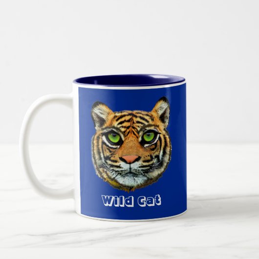 Wilde kat op blauw tweekleurige koffiemok (Links)