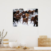 Wilde paarden die op sneeuw lopen poster (Keuken)