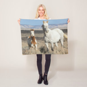Wilde paarden thuis in het Sandwash-bekken Fleece Deken