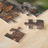 Wilde paddenstoelen die op de Natuur van de bomen Legpuzzel (Zijkant)