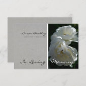 Wilde witte rozen in het liefdevol van geheugenaan kaart (Voorkant / Achterkant)