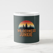 Wilderness junkie retro design extra grote beker (Voorkant)