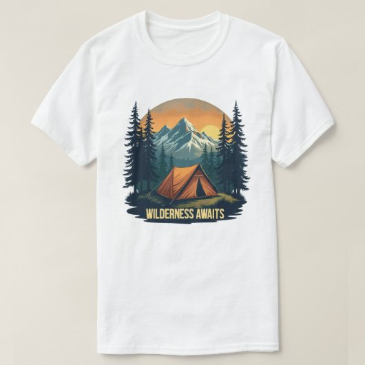 Wilderness wacht op T-shirt | Omarm het avontuur (Design voorkant)