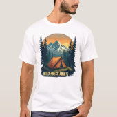 Wilderness wacht op T-shirt | Omarm het avontuur (Voorkant)