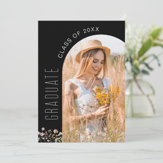 Wildflower Black Graduation Party Foto Kaart (Staand voorkant)