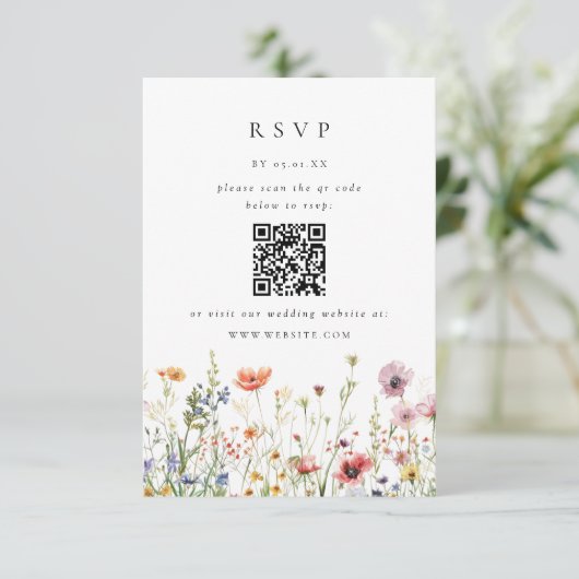 Wildflower Wedding QR Code RSVP Card (Debout devant)
