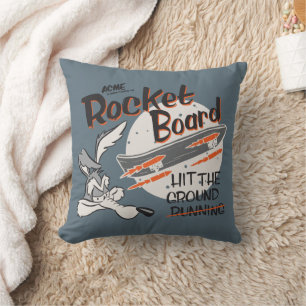WILE E. COYOTE™ ACME Raketbord Kussen