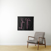 Willekeurige naam | Cool Editable Pink Script op z Wandkleed (In Situ (horizontaal))