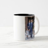 William, Kate en kinder Tweekleurige Koffiemok (Voorkant rechts)