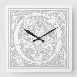 William Morris Alphabet "O" Square Wall Clock Vierkante Klok