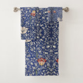 William Morris Bloementulp Blauw Wit Rood Bad Handdoek (Insitu)