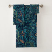 William Morris  Blue Birds Pattern Bad Handdoek (Insitu)