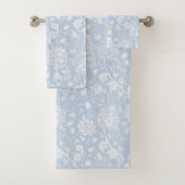 William Morris Floral Pattern in Blue Bad Handdoek (Insitu)