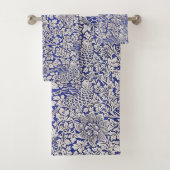 William Morris Flowers Vogels Blauw Wit Bad Handdoek (Insitu)