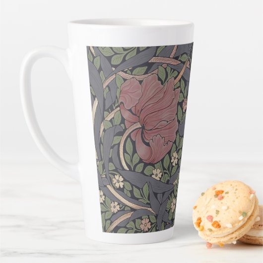 William Morris Pimpernel Motif Vintage Latte Mug (En situation)