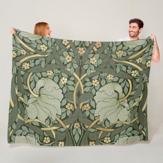 William Morris Pimpernel  Pattern Fleece Bl (In situ)
