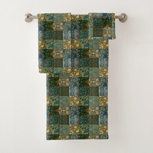 William Morris Quilt Patchwork Greens Blues Bad Handdoek (Insitu)