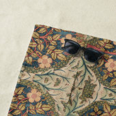 William Morris Roos Wreath  Flowering Roos Strandlaken (In situ)