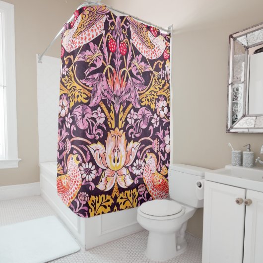 William Morris Strawberry Thief Paarse Versie Douchegordijn (In situ)