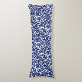 William Morris Thistle Damask Navy Blue on White Lichaamskussen (Voorkant Verticaal)