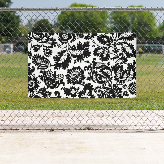 William Morris Venetian Damask Brocade Spandoek (Insitu)