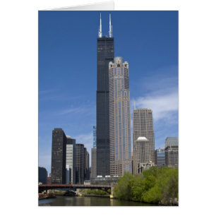 Willis Tower (anciennement Sears Tower) se profile