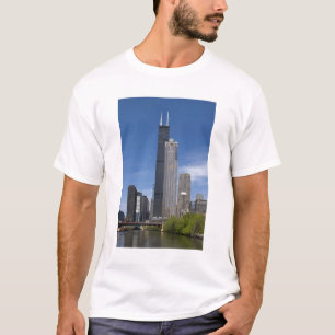 Willis Tower (voorheen de Sears Tower) looms T-shirt