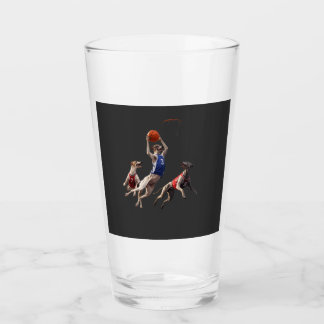 Windhonden spelen basketbal glas