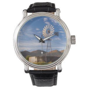 Windmolen En Dam In De Karoo Bij Zonsopgang Horloge