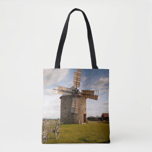 Windmolen in groen veld en witte wolken en blauwe  draagtas (Voorkant)