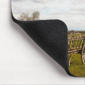 Windmolen in groen veld en witte wolken en blauwe  muismat (Hoek)