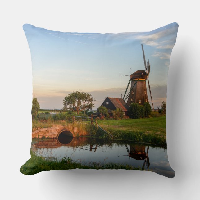 Windmolen op het platteland: Holland gooit kussen (Voorkant)