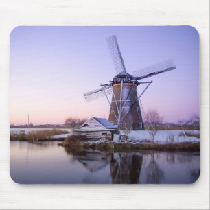 Windmolen tijdens zonsopgang in Holland mousepad Muismat