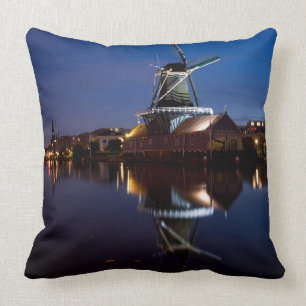 windmolen van Leidschendam met nachtelijke reflect Kussen