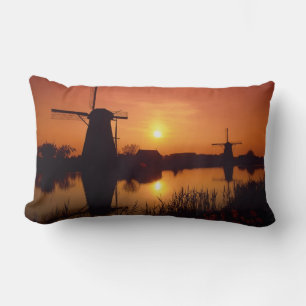 Windmolens bij zonsondergang, Kinderdijk, Nederlan Kussen