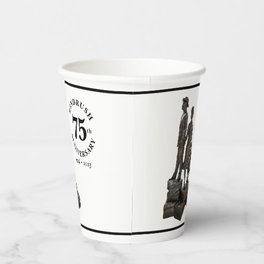 Windrush 75th Jubileum Statue Papieren Bekers (Rechts)