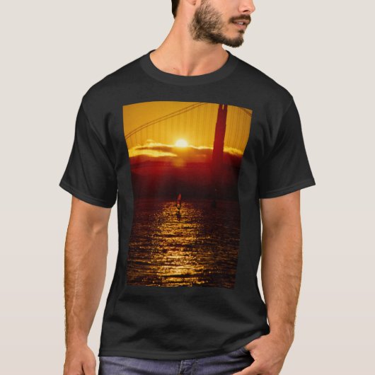 WindSurfer Silhouted door Sunset T-Shirt (Voorkant)