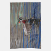 Wing Flapping Wood Duck Theedoek (Verticaal)