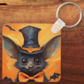 Winged Bat in Tall Witch Hat Sleutelhanger (Achterkant)