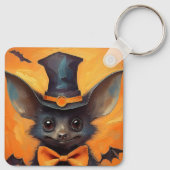 Winged Bat in Tall Witch Hat Sleutelhanger (Achterkant)