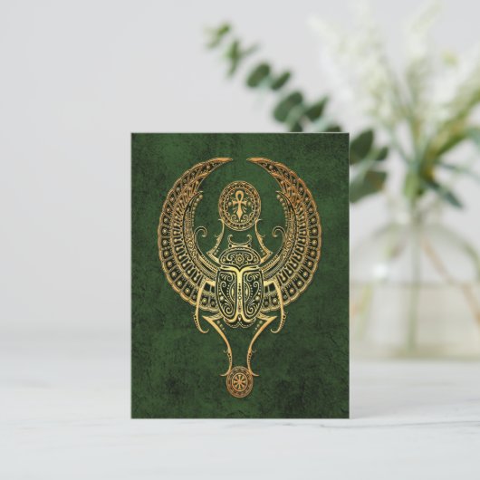 Wingel Egyptian Scarab Beetle met Ankh over Groen Briefkaart (Staand voorkant)