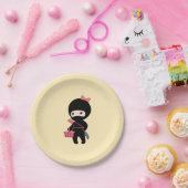 Winkelen van Ninja Girl op Geel Papieren Bordje (Feest)