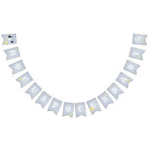 Winter Baby onthult de magische sneeuwman Modern Vlaggetjes